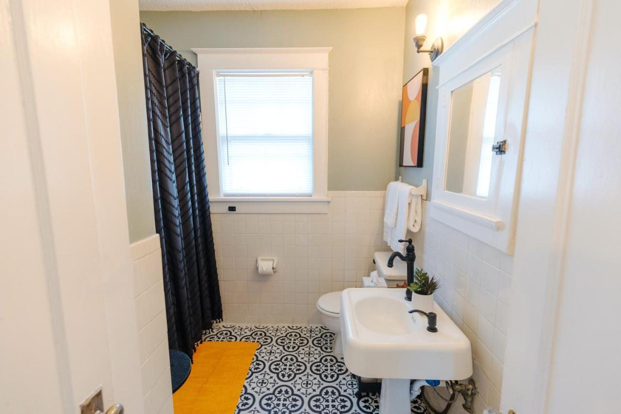 Villa Historic Revival 2Br Midtown Memphis Free Parking Fast Wifi Free Parking Yes Pets Extérieur photo